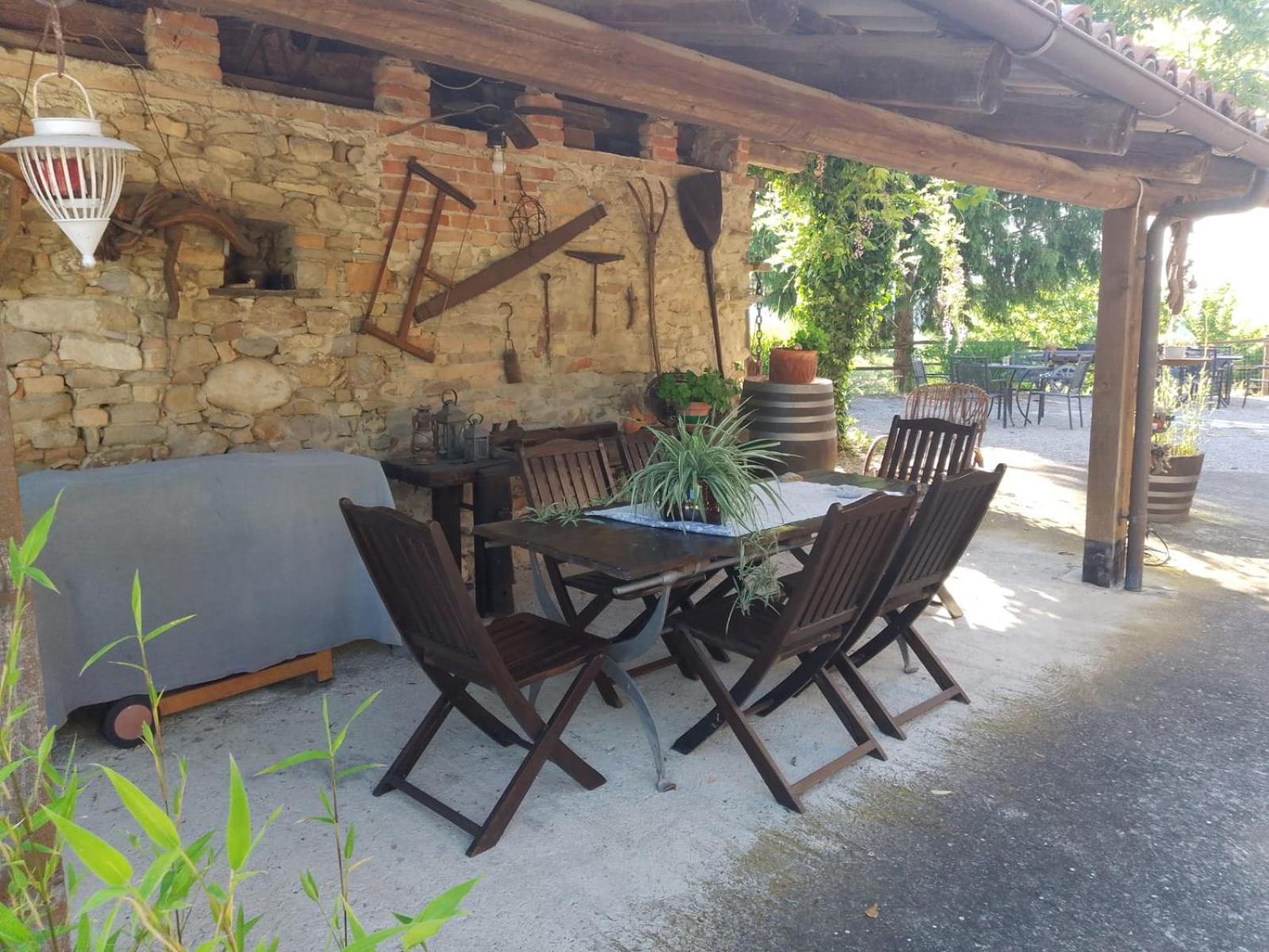 Agriturismo Bric Di Gai Monforte dʼAlba Buitenkant foto